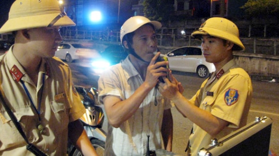 Hầu hết lái xe Việt có hơi men vẫn tham gia giao thông